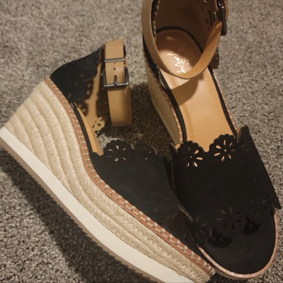 NIB Adorable Crown Vintage Black cow suede wedges sz 10. - Picture 5 of 9